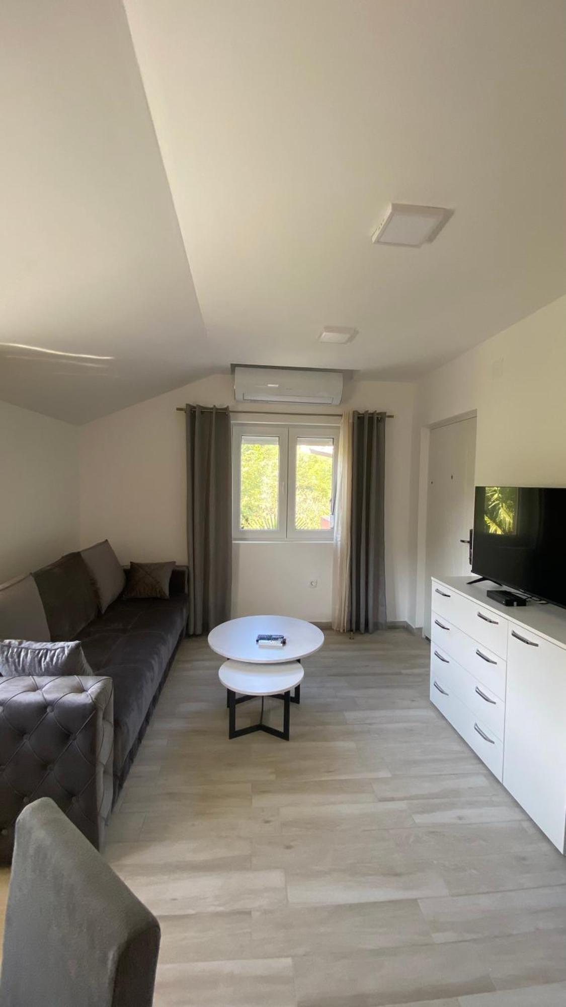 Apartments Two Olives Котор Екстер'єр фото